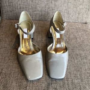 Suzanne Rae patent leather pumps